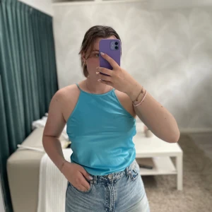 Nakd x misslissibell - Linne med öppen rygg. Kommer inte till användning 🩵