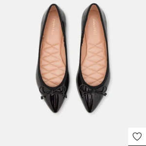 Ballerina skor  - Säljer mina ballerina skor från Anna field. Använda 1 gång, storlek 39 i fint skick 