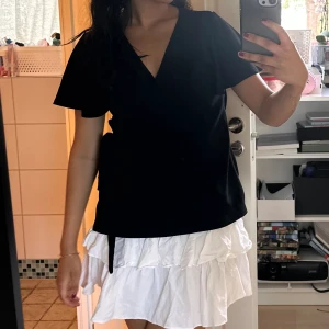 fin svart volang topp🥹 - 🥳🥳🥳