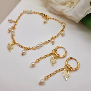 Handgjorda örhängen och armband set - Handgjorda örhängen och armband set ● Material-Zirkon, 18k guldpläterad rostfritt stål och glaspärlor ●Örhängeskrokar - rostfritt stål ●Längd -5cm. Armband längd-17cm+3.Vattentåliga, ändrar inte färgen! Följ:@ekjewelryofficial 