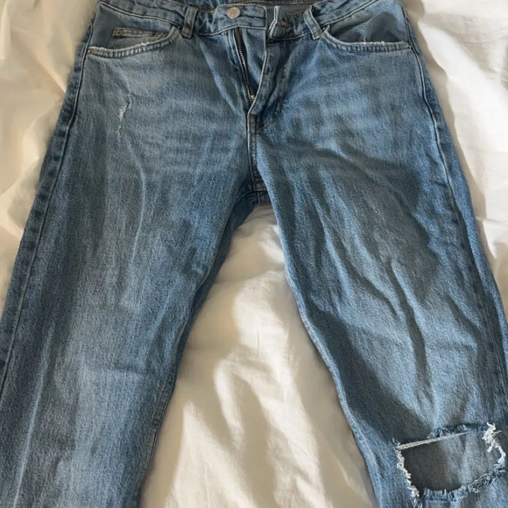 supersnygga jeans från gina. Aldrig använda, säljer då de är för stora för mig! Nypris 500💕. Jeans & Byxor.