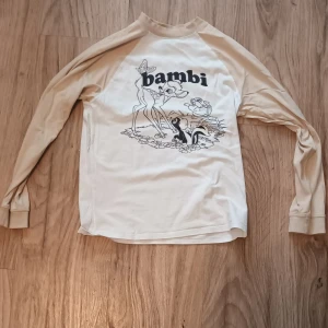 Bambie tröja - En mjuk tröja med bambie tryck på