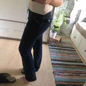 Juicy byxor - Jättesköna mjukis byxor, använda fåtal gånger. Nypris 1000kr
