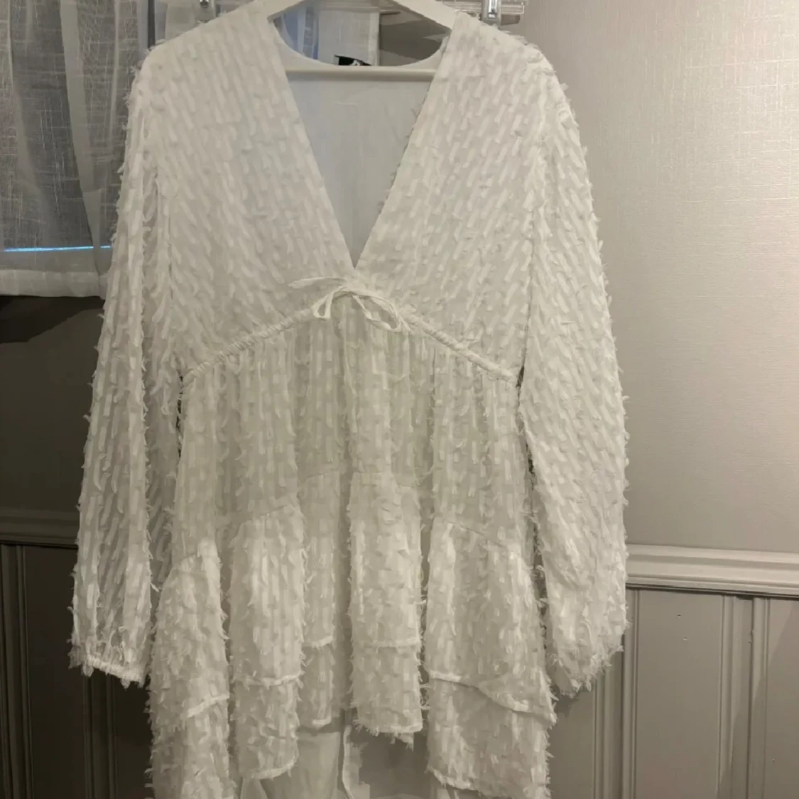 Vit klänning ifrån NA-KD