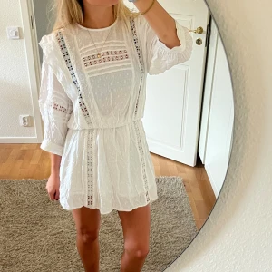 Hm klänning - Söt vit klänning från HM som inte säljs längre 