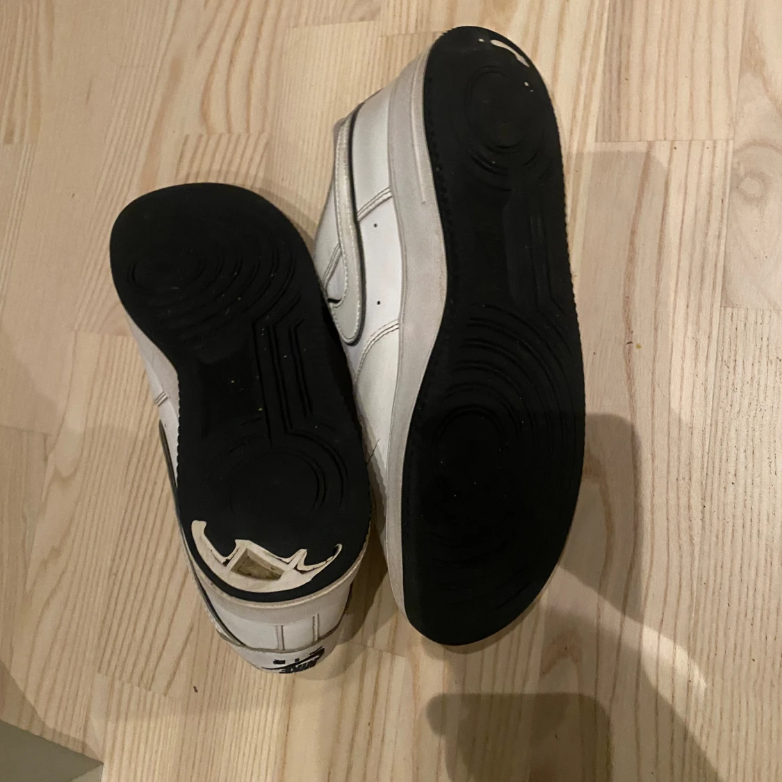 Säljer AF1 white/black  - 91