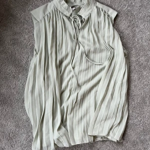 Blus - Stor i storleken. 