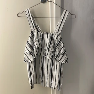 Linne - Fint skick, aldrig använd, prislapp kvar. Köpt för 180, säljer för 75