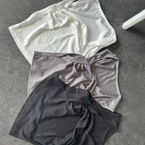 Toppar - Super fina toppar som inte kommer till användning. Alla för 100kr. Passar storlek xs-s💕