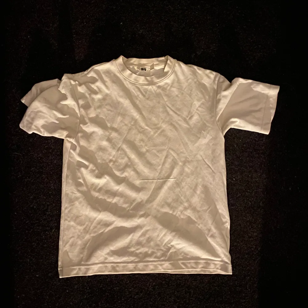 Uniqlo T-Shirt Storlek XS Passar S. T-shirts.