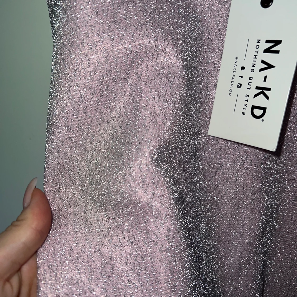 Glittrig klänning  - 91