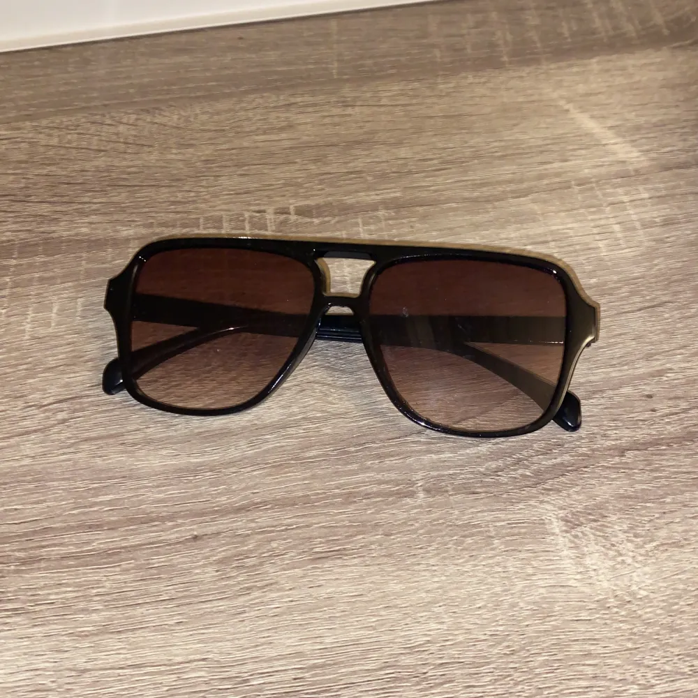 Skitsnygga solglasögon som inte är använda då jag har likadana💓. Accessoarer.