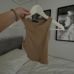 zara linne - Säljer detta fina linne ifrån zara använd några gånger men kommer inte till användning längre💓