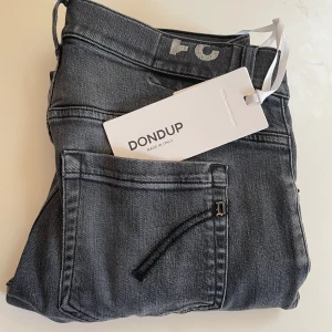 Dondup jeans - Sköna dondup jeans i näst intill nyskick Skick 9/10