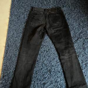 Hej! Säljer dessa nudie jeans som är i riktigt bra skick och endast använda ett par fåtal gånger! Modellen är grim Tim (slim) och storlek är 29/30. 