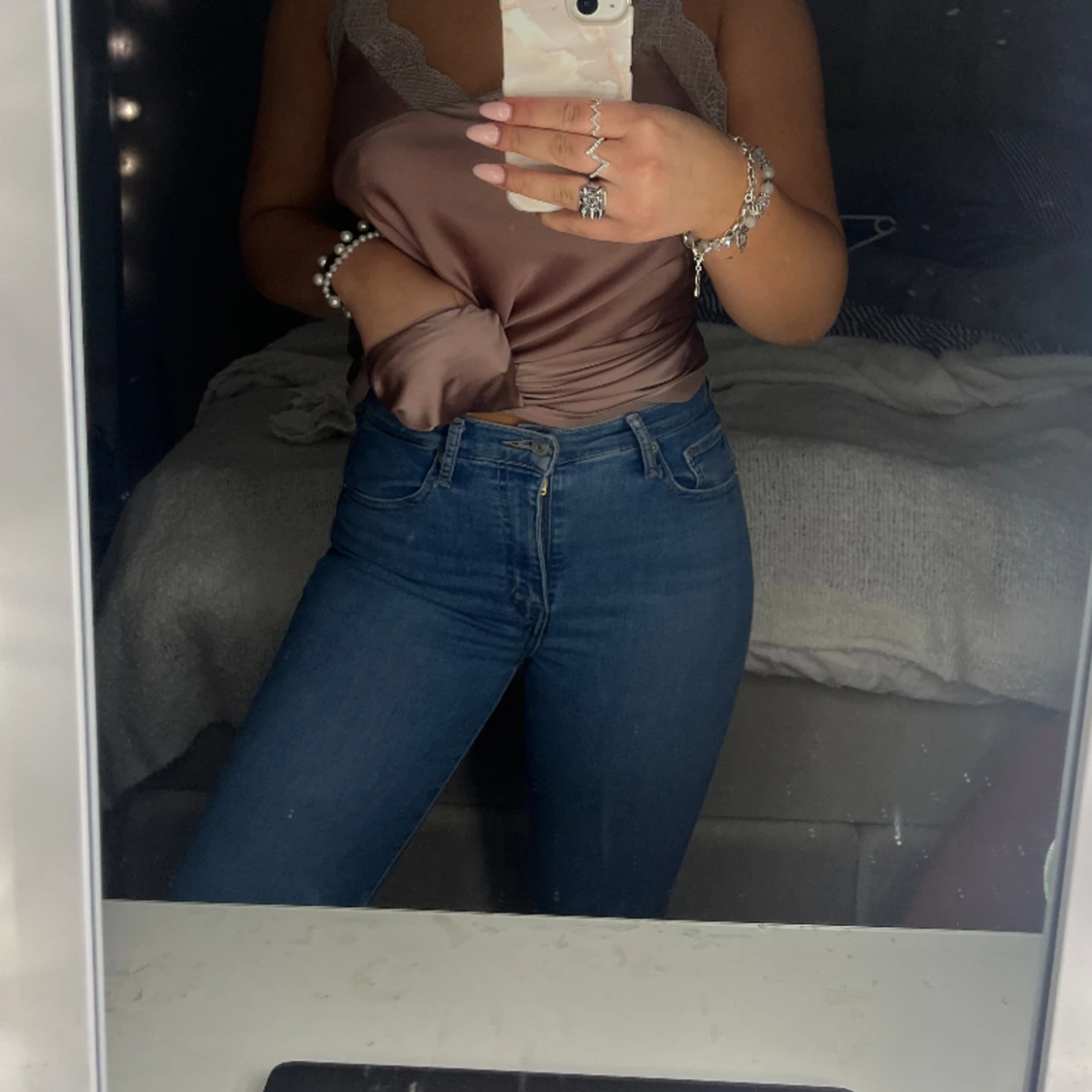 BlĂ„a Levis jeans đ©”