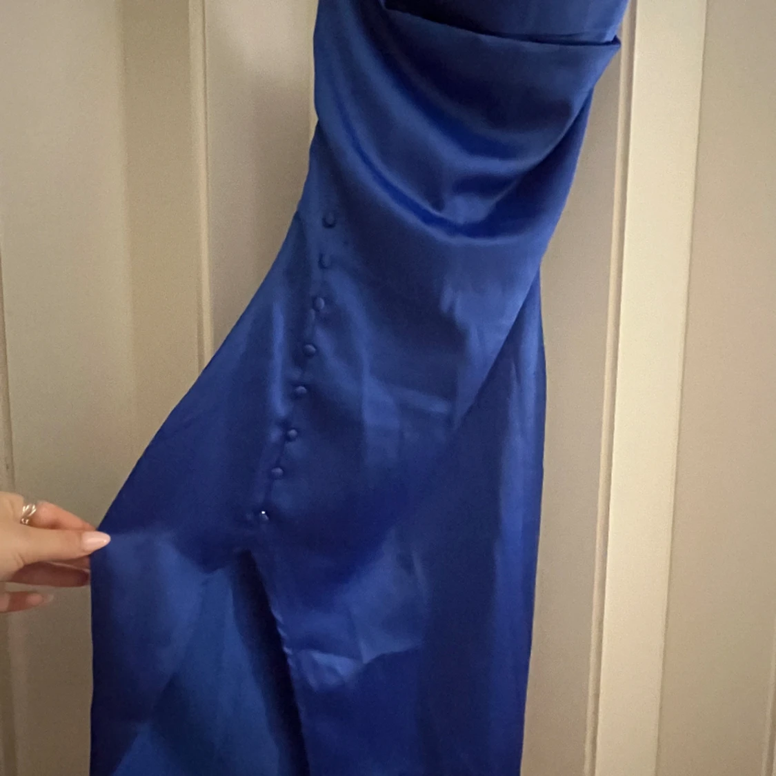 Mörkblå satinklänning💙 - 91