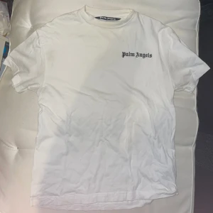 Palm angels t-shirt - Size: L  Great condition, used once