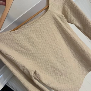 One shoulder - Från nakd i storlek M 🤎