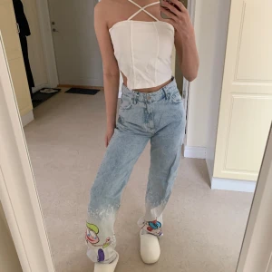 Cartoon network jeans - Oanvänd  Köparen står för frakt  Kika gärna in andra plagg på min profil för att spara på frakt