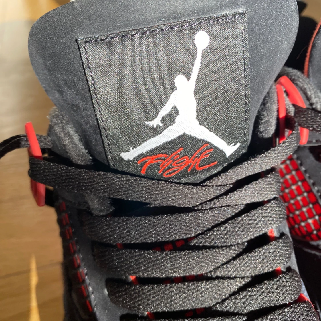 Jordan 4 red thunder - 90