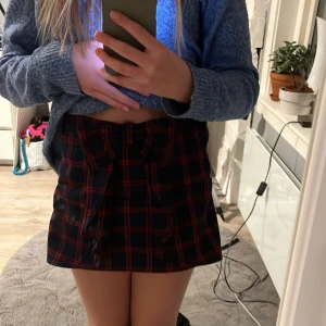 Kjol - I bra skick💗  I storlek 130/140 men man kan ha den om man har storlek 146/152💗