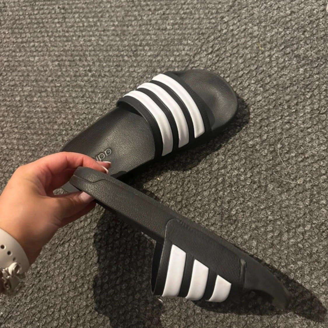 Adidas tofflor (nya) - 92