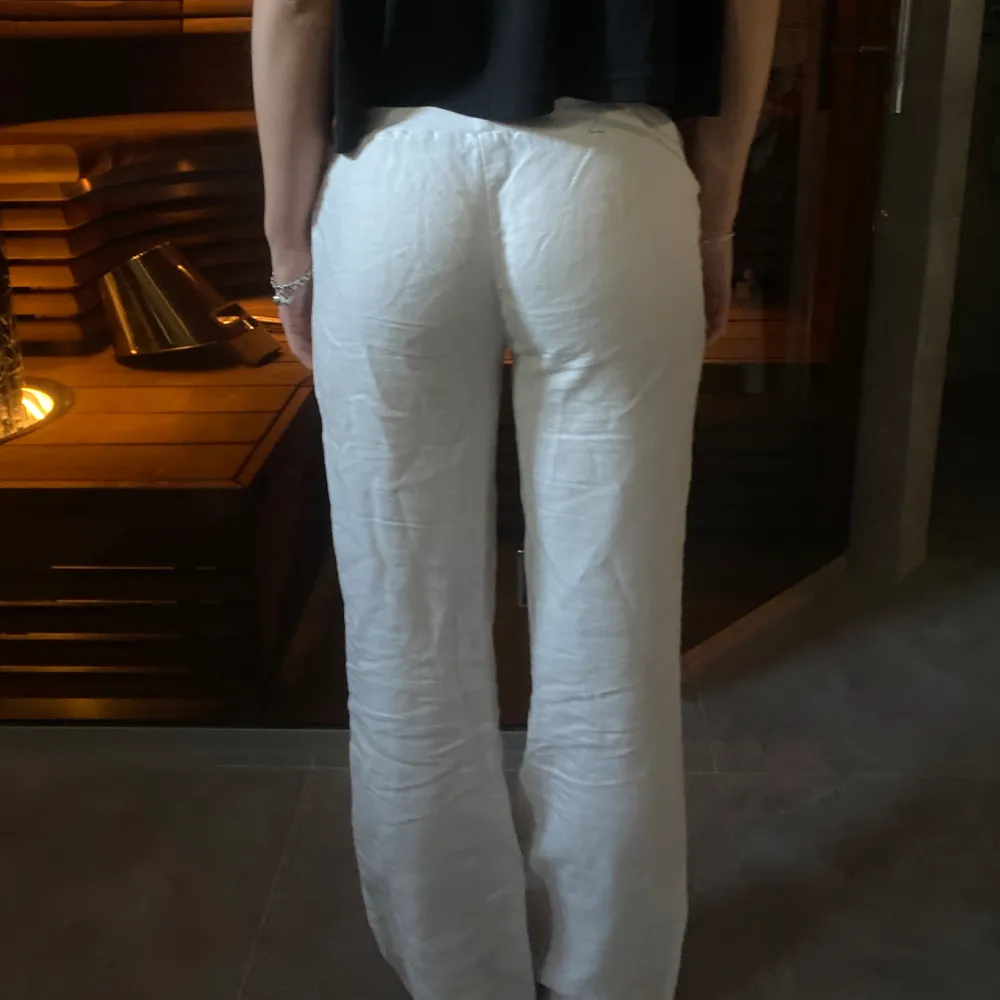 Supersnygga lågmidjade linnebyxor med bootcut💕💕. Jeans & Byxor.