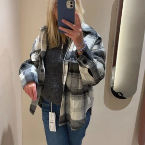 Kappa - Fin jacka från Ginatricot. Bara använd få gånger, jättefint skick, oversize storlek s