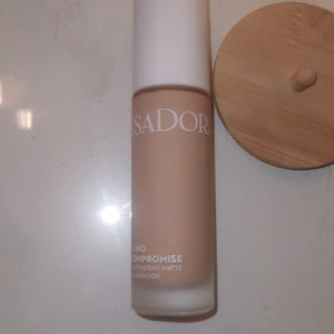 Isadora foundation - Aldrig använd fick i present men fel färg och har inte orkat gå och byta färg 3C