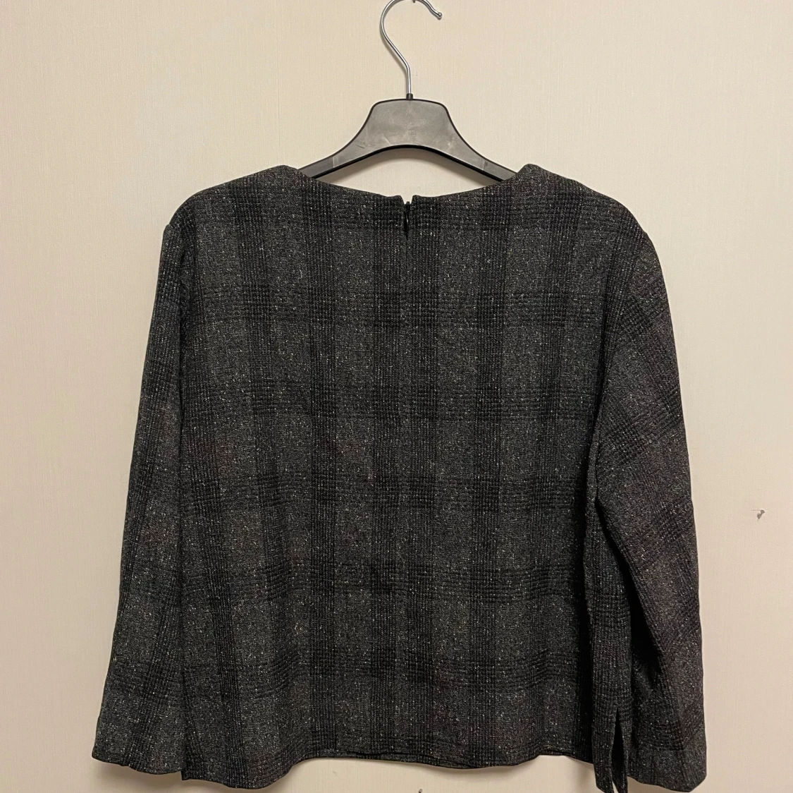 Grå-rutig blus - 91