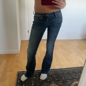 Lågmidjade jeans - Snygga bootcut jeans från crocker!