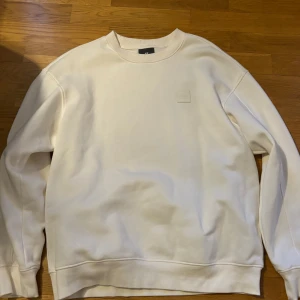 Vit Sweatshirt - Aldrig använt tröjan, köpt från H&M