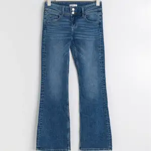 Säljer ett par jeans i st 158 i bra skick❤️ skriv om ni undrar något eller är intresserade.