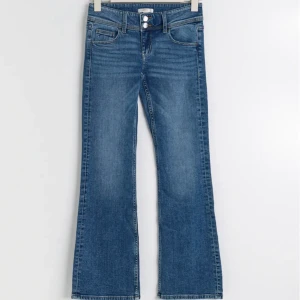 Gina Young jenas - Säljer ett par jeans i st 158 i bra skick❤️ skriv om ni undrar något eller är intresserade.