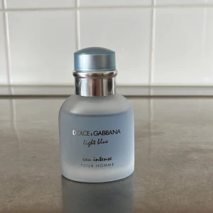 Dolce & Gabbana Light Blue - Mycket sparsamt använd, nypris 955kr   Vill ej byta, kan ordna hemleverans direkt vid köp i Umeå 🤝🏼  
