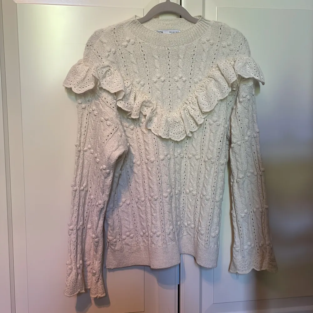 Zara tröja i storlek S i nyskick, finns inte längre i sortimentet. Tröjor & Koftor.