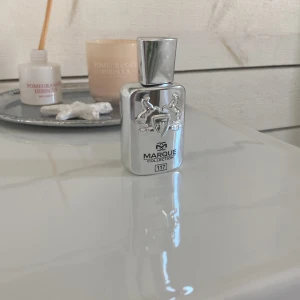Pdm Pegasus - Säljer pdm pegasus parfym, nästan aldrig använd pga jag har 2 st och vill bli av med denna. Det är en 30 ml men kanske 23 ml är kvar perfekt om du vill dofta gott till fester nu i sommar. Köpte min för 1500 säljer för 800 inkl frakt