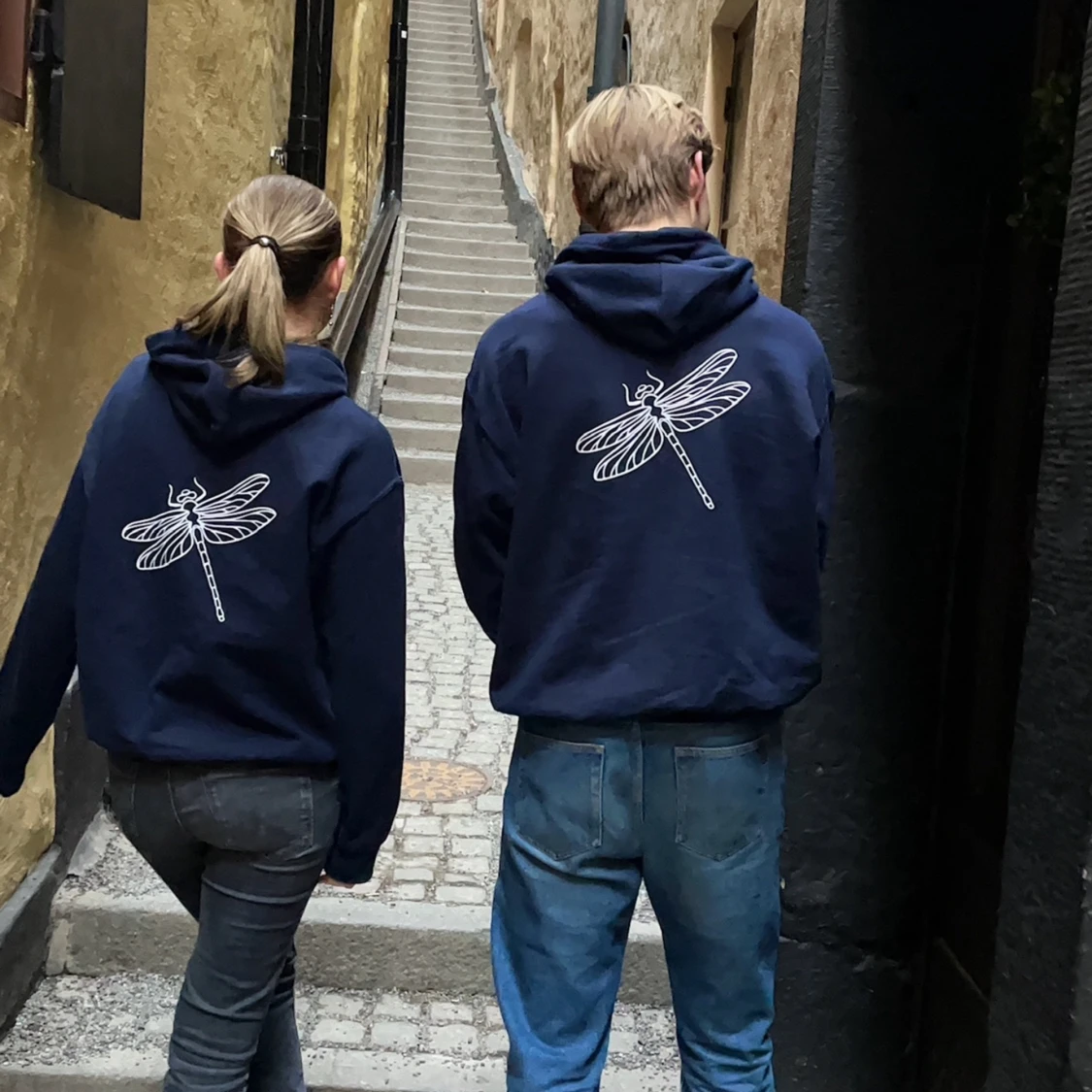 Trollslända hoodie storlek S (endast en kvar!!) - 90