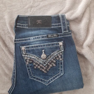 ✨️Miss me jeans✨️ - Säljer nu mina helt oanvända miss me jeans i storlek W27, passform straight. Ordinarie pris kring 1500 mitt pris 600 kan diskuteras. För mer bilder och info hör gärna av er.❤️