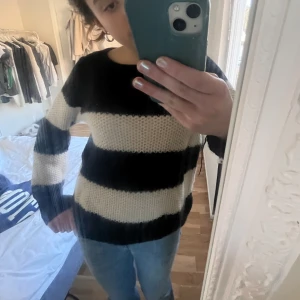 Stickad tröja  - Snygg stickad tröja