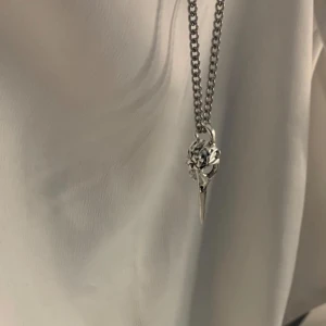 Halsband  - Sjukt snyggt halsband. Köp för 149kr Modell 057