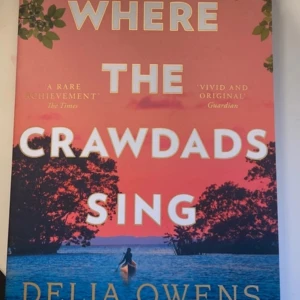 Where the crawdads sing  - Pocketbok i engelsk text Boken är som ny :)