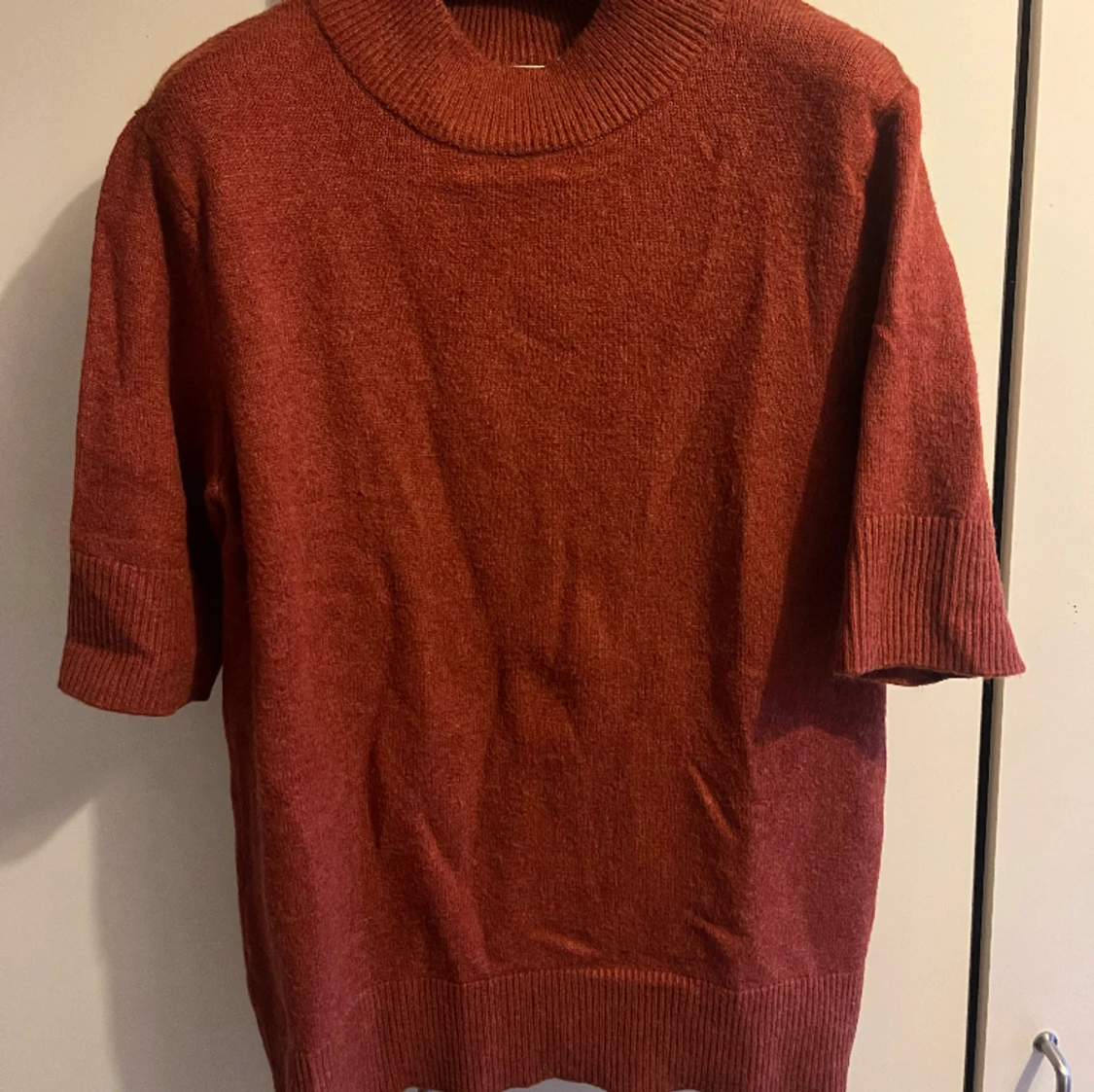röd stickad kortärmad tröja  - 90