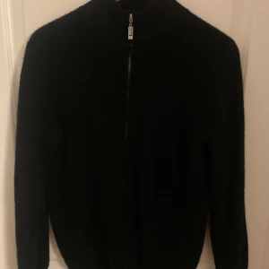 Full zip - Tvär fet full zip tror den är från Massimo Dutti 