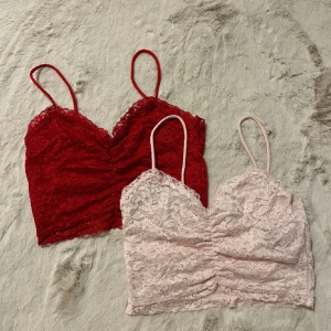 2st toppar  - Dragkedja i sidan. Stl xxs på båda 