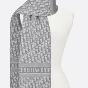 Grå dior halsduk-scarf billig pris och hög kvalitet!😁