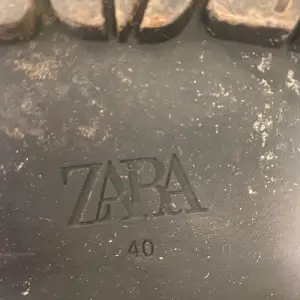 Stövlar från Zara i storlek 40, använda ett fåtal gånger.