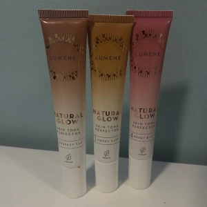 lumene - säljer dessa lumene bronzer, highlighter och blush💗aldrig använda bara testade. 1 för 150, 2 för 200 och 3 för 250