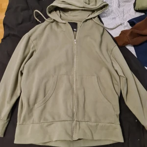 Hoddie - En tröja som inte passar mim stil